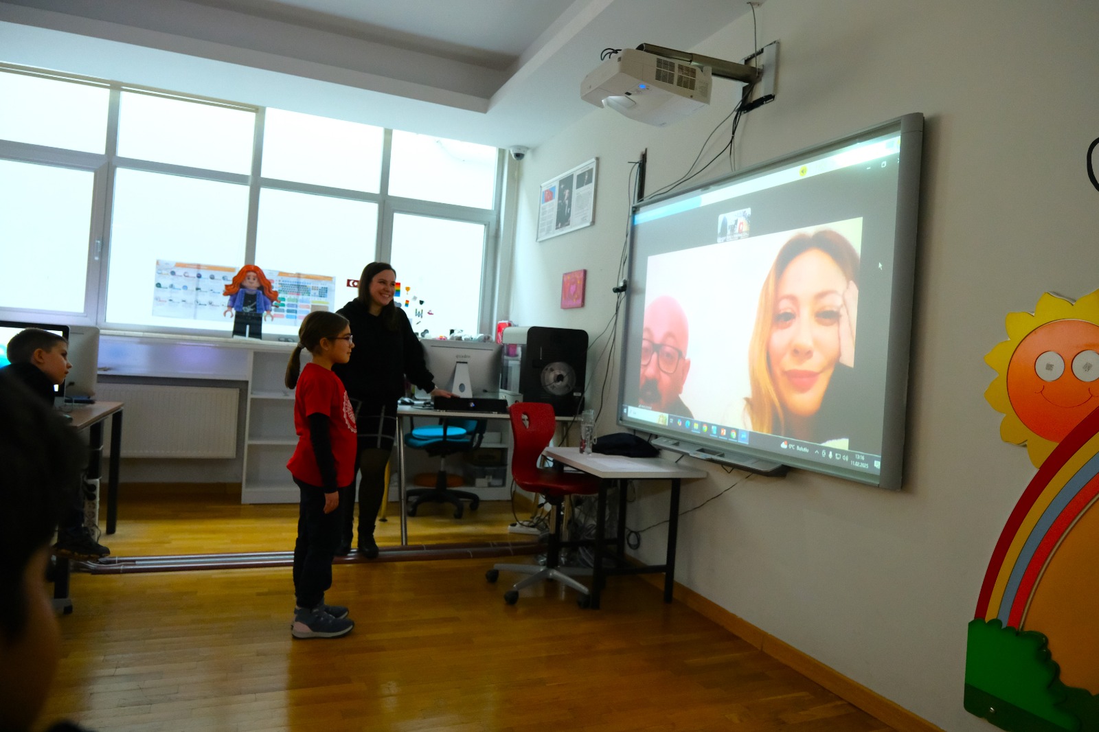 TEKNOLOJİYLE GÜÇLENEN MESLEKLER SINAV KOLEJ