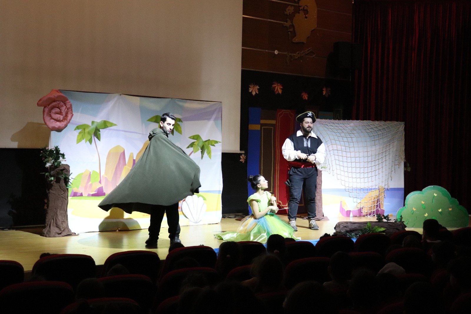 PETER PAN TİYATROSU SINAV KOLEJİNDE