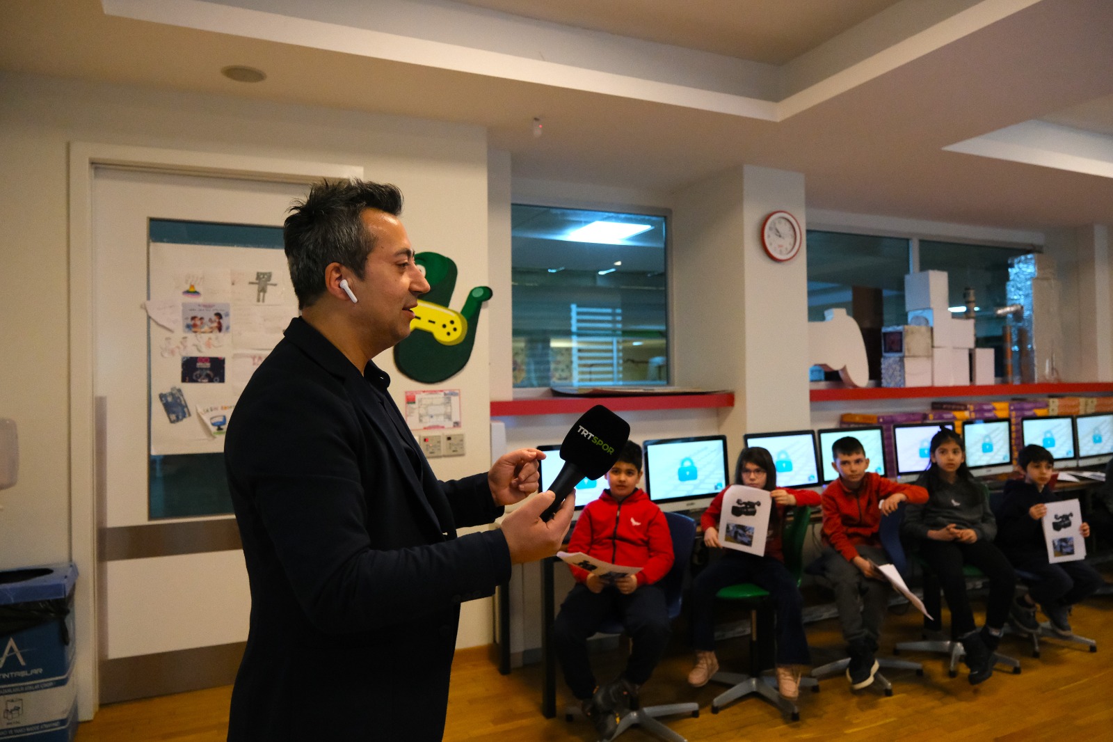 TEKNOLOJİYLE GÜÇLENEN MESLEKLER SINAV KOLEJ